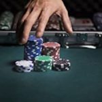 Les mains au poker